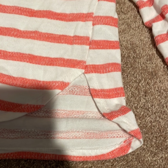 Cute long sleeve LOVE top - Picture 2 of 4